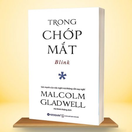 Trong Chớp Mắt